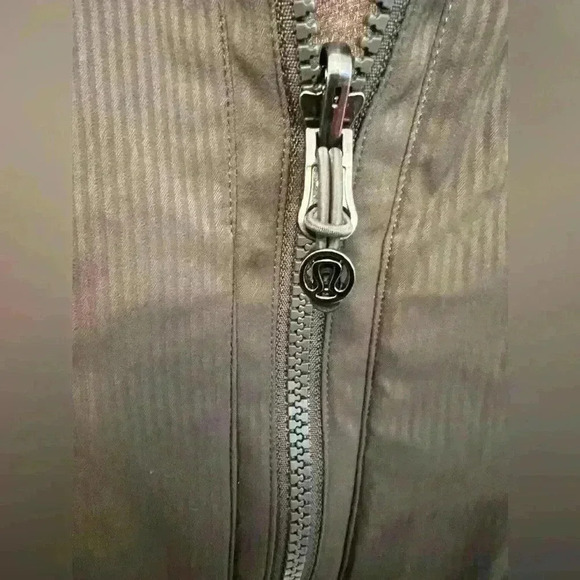 Lululemon Women's Dance Studio Jacket III Reversible Dark Olive Size 6 Swift - Picture 5 of 6